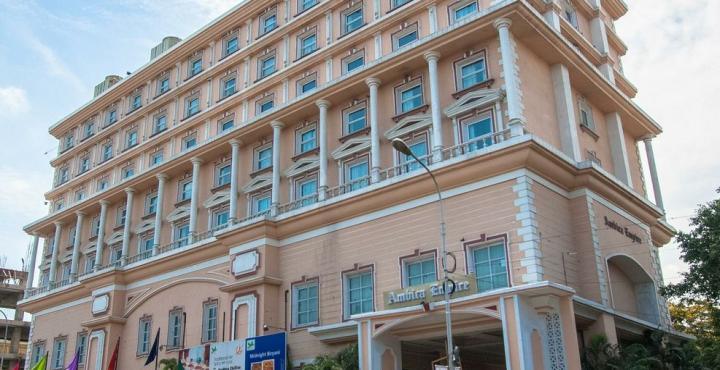 Ambica Empire Hotel 3*